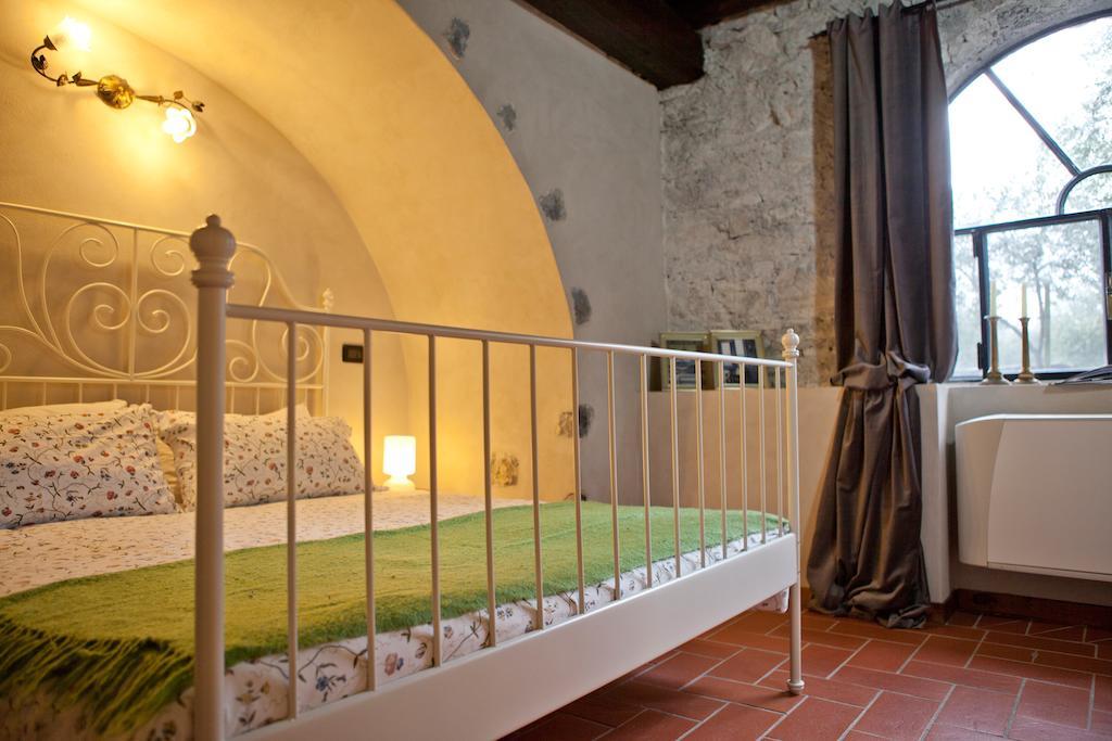 Castello Oldofredi Aparthotel Monte Isola Cameră foto
