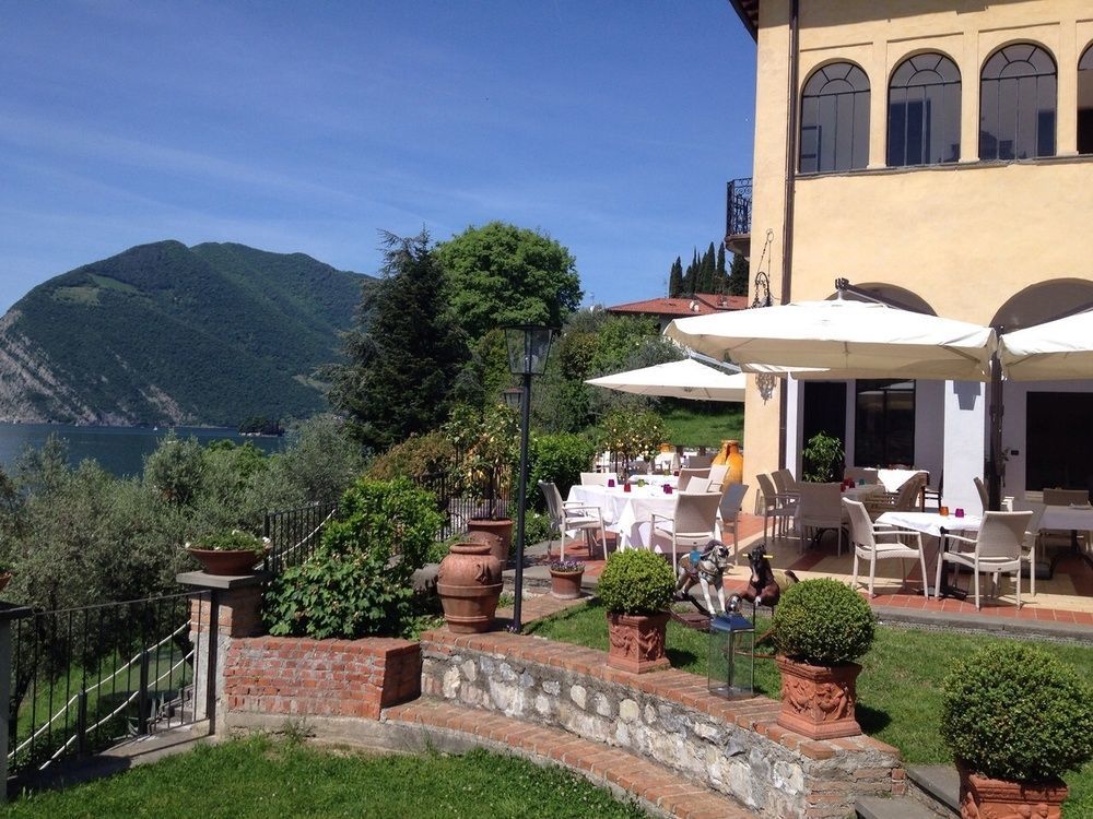 Castello Oldofredi Aparthotel Monte Isola Exterior foto